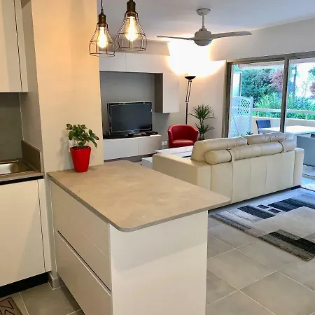 Apartment Juan Les Pins Center,1 Bedroom Apart, Pool Antibes